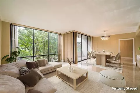 1111 Bering Dr #206, Houston, TX 77057