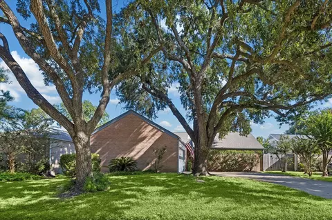 11510 Overbrook Ln, Houston, TX 77077