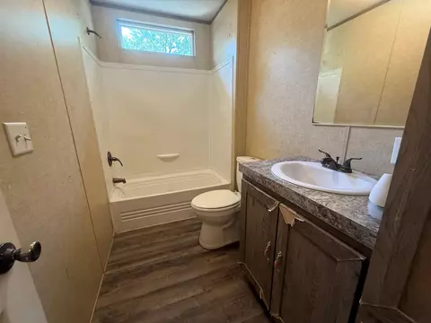 Bath - 600 Lakeview Loop, Somerville, TX 77879 photo 3 of 3