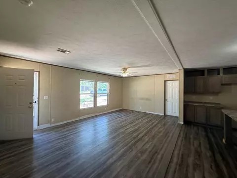 Living - 600 Lakeview Loop, Somerville, TX 77879 photo 1 of 4