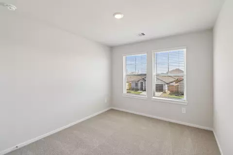 Bedroom - 29030 Farmhouse Estates Dr, Waller, TX 77484 photo 6 of 10