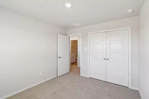 Bedroom - 29030 Farmhouse Estates Dr, Waller, TX 77484 photo 8 of 10