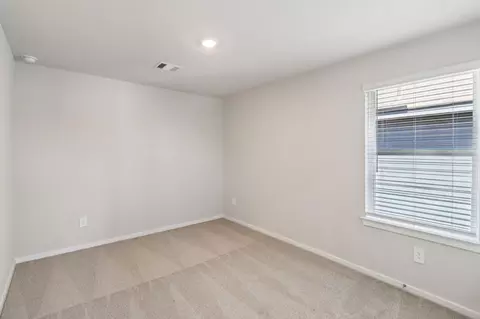 Bedroom - 29030 Farmhouse Estates Dr, Waller, TX 77484 photo 9 of 10