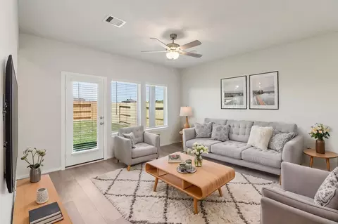 Living - 29030 Farmhouse Estates Dr, Waller, TX 77484 photo 5 of 6