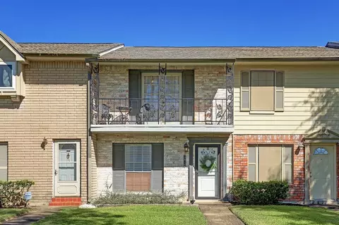 3812 Laura Leigh Dr, Friendswood, TX 77546
