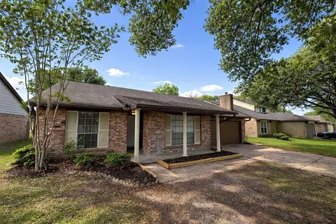 11915 Fallbrook Dr, Houston, TX 77065