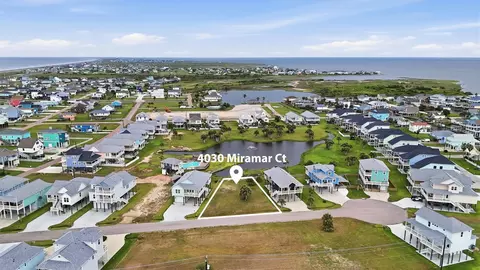 4030 Miramar Ct, Galveston, TX 77554