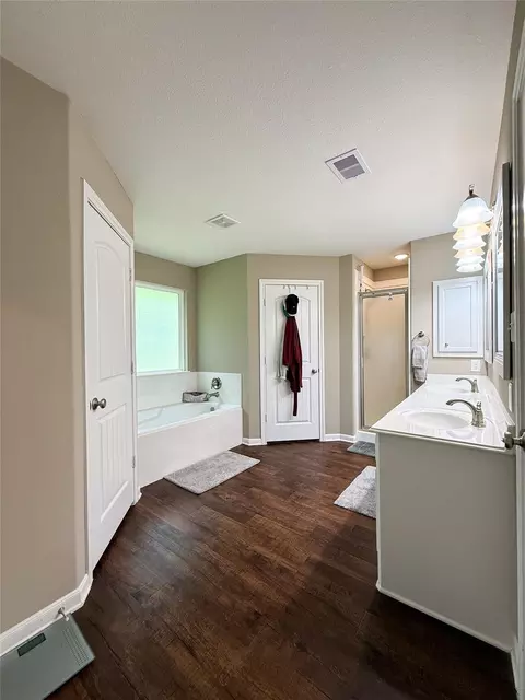 Bath - 12220 Fm 356, Trinity, TX 75862 photo 2 of 4