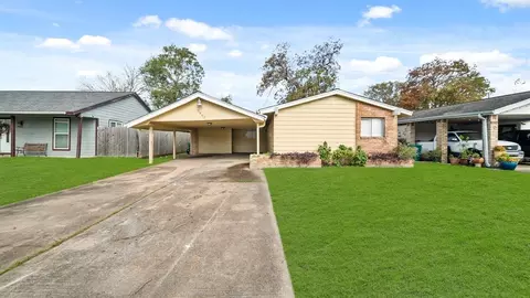 3807 Kaplan Dr, Pasadena, TX 77503 photo 1