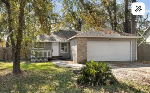 607 Cactus Dr, Conroe, TX 77385