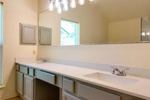 Bath - 8818 Driftstone Dr, Spring, TX 77379 photo 4 of 6