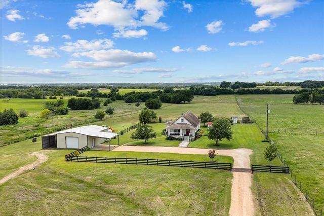 8233 Quebe Rd, Brenham, TX 77833