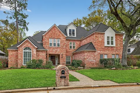 8711 Kennet Valley Rd, Spring, TX 77379
