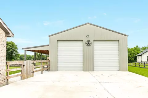 Exterior - 902 Redbird Ct, Angleton, TX 77515 photo 6 of 6