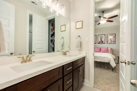 Bath - 902 Redbird Ct, Angleton, TX 77515 photo 1 of 5