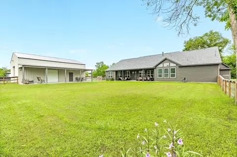 Exterior - 902 Redbird Ct, Angleton, TX 77515 photo 5 of 6