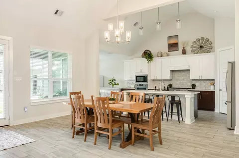 Dining - 902 Redbird Ct, Angleton, TX 77515 photo 1 of 1