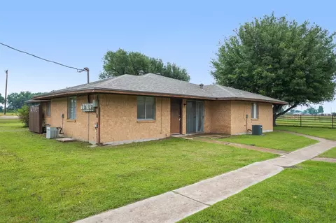Exterior - 175 Loop 265, Rosebud, TX 76570 photo 3 of 3
