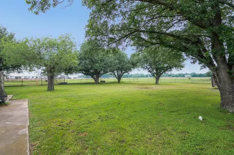 Exterior - 175 Loop 265, Rosebud, TX 76570 photo 2 of 3