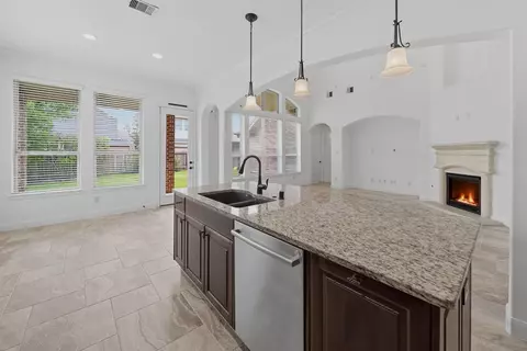 Kitchen - 31407 Falling Cedar Ct, Spring, TX 77386 photo 4 of 5