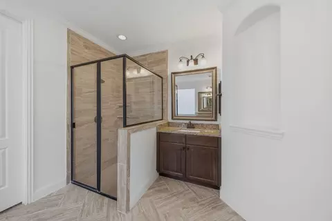 Bath - 31407 Falling Cedar Ct, Spring, TX 77386 photo 3 of 7