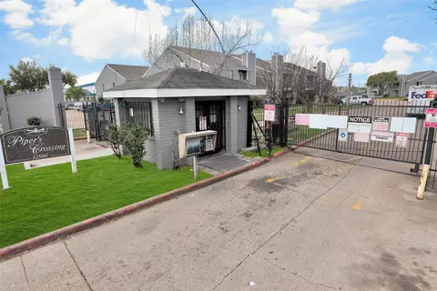 12500 Sandpiper Dr #185, Houston, TX 77035