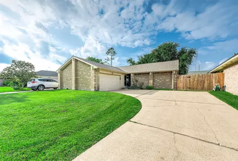 16230 Rancho Blanco Dr, Houston, TX 77083