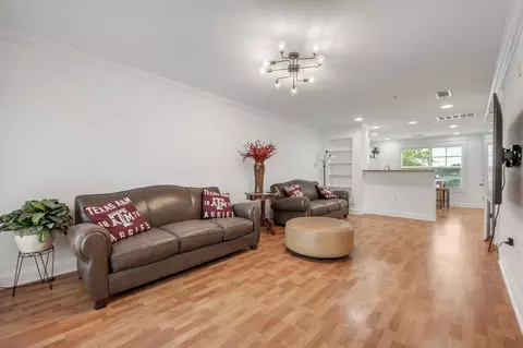 1725 Harvey Mitchell Pkwy S #2125, College Station, TX 77840
