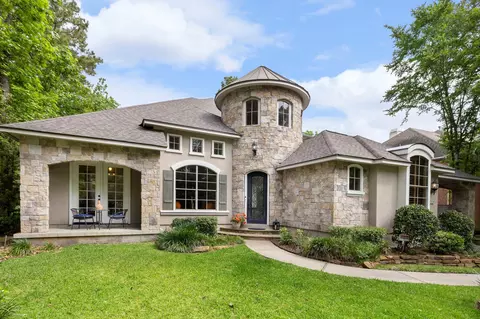 107 E Mirror Ridge Cir, The Woodlands, TX 77382