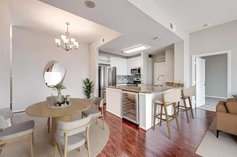 3505 Sage Rd #2106, Houston, TX 77056