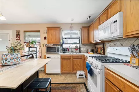 Kitchen - 24235 Stargazer Pt, Spring, TX 77373 photo 1 of 2