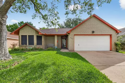 807 Forest Oaks Ln, Pearland, TX 77584