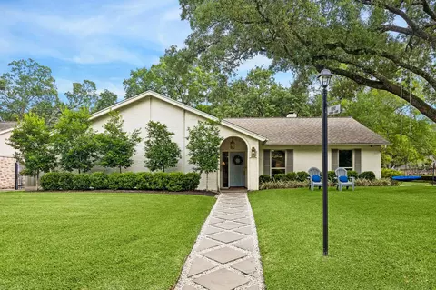 10047 Inwood Dr, Houston, TX 77042