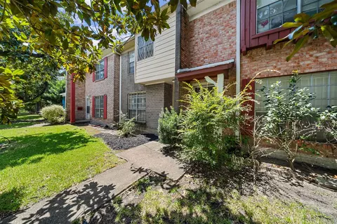 8216 Fondren Rd #8216, Houston, TX 77074