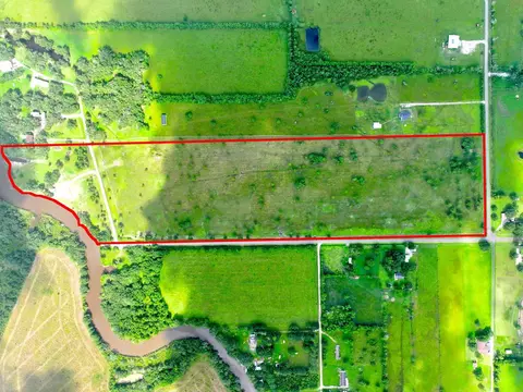 1734 Haynes Rd, Anahuac, TX 77514