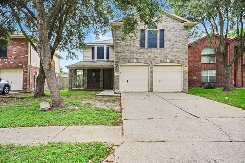 2875 Pebble Canyon Ln, Dickinson, TX 77539