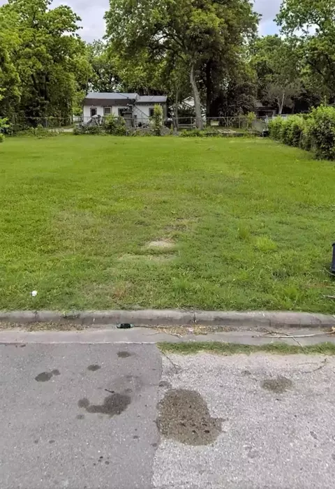 1313 E 34th St, Houston, TX 77022
