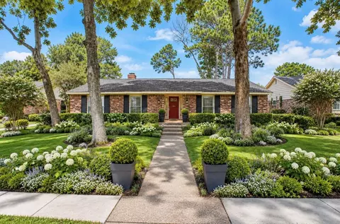 10706 Inwood Dr, Houston, TX 77042
