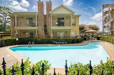 12550 Whittington Dr #814, Houston, TX 77077