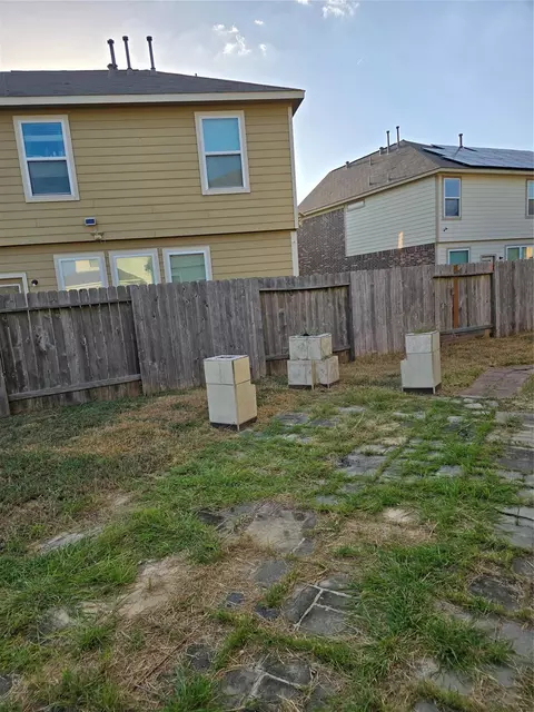Exterior - 4807 Hackamore Brook Ct, Katy, TX 77449 photo 3 of 4
