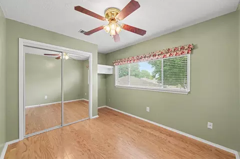Bedroom - 4926 Edinston Pl, Spring, TX 77388 photo 5 of 8