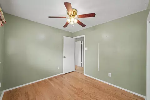 Bedroom - 4926 Edinston Pl, Spring, TX 77388 photo 6 of 8