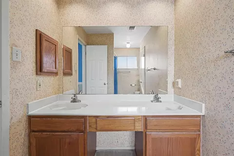 Bath - 4926 Edinston Pl, Spring, TX 77388 photo 2 of 3