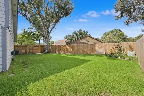 Exterior - 4926 Edinston Pl, Spring, TX 77388 photo 6 of 6
