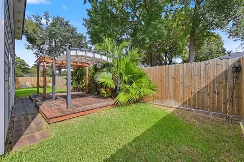 Exterior - 4926 Edinston Pl, Spring, TX 77388 photo 5 of 6