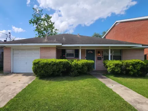 4124 Bissonnet St, West University Place, TX 77005