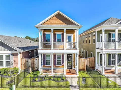 2519 S Houston Ave, Pearland, TX 77581