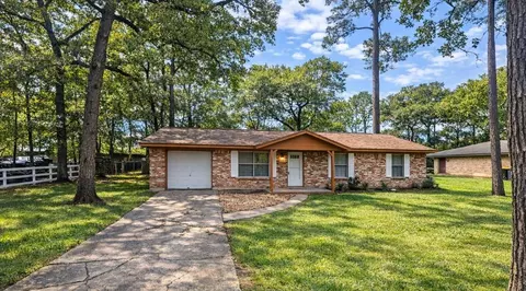 3699 Piney Point Rd, Conroe, TX 77301