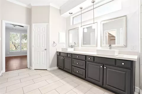Bath - 4707 Stackstone Ln, Katy, TX 77450 photo 2 of 2