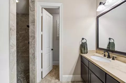 Bath - 3 Tiburon Ct, Spring, TX 77389 photo 2 of 5